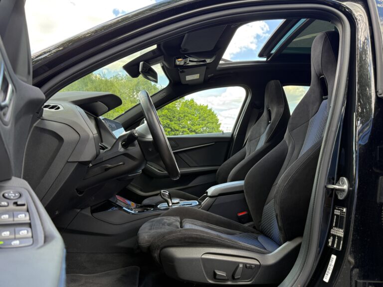 sv automobile 118 135 noir img 6451 06