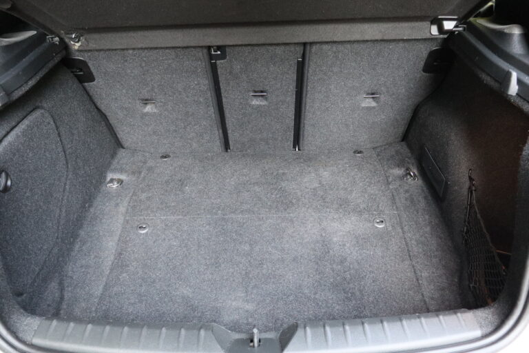 sv automobile 120d xdrive img 1739 09