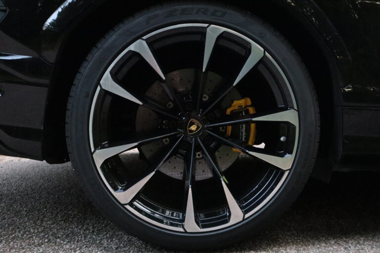 sv automobile urus img 1918 06