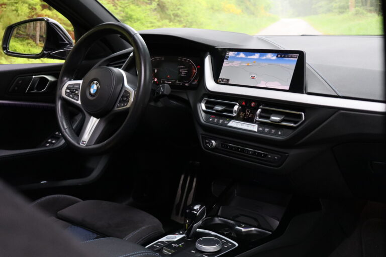 sv automobile 118 135 noire camer img 1558 13