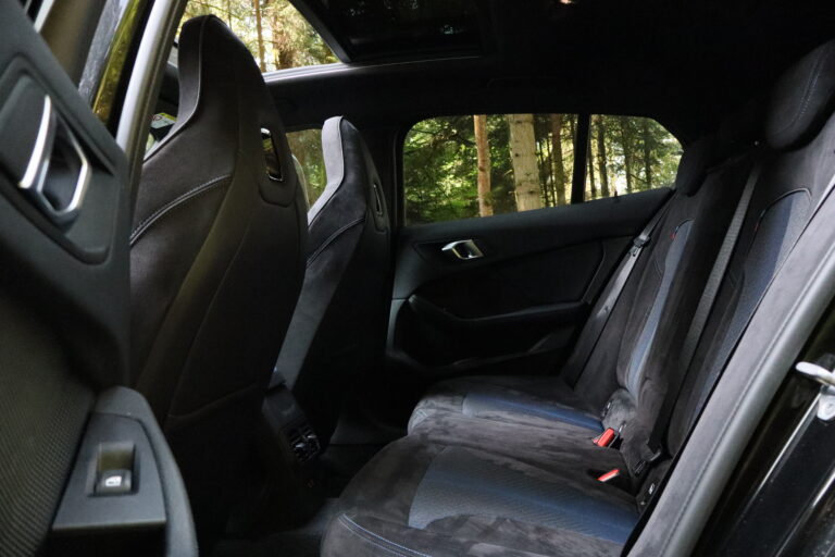 sv automobile 118 135 noire camer img 2594 07