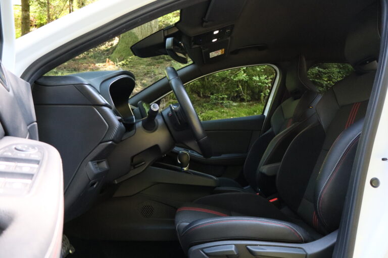 sv automobile clio 5rs contess img 2450 07