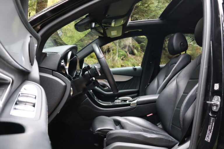 sv automobile 220d noir azuto img 2874 06