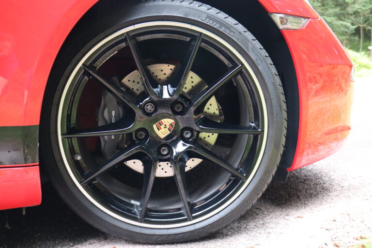 sv automobile 991 rouge img 3050 04