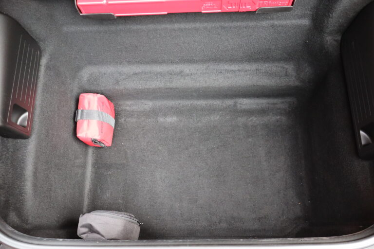 sv automobile 991 rouge img 3051 05