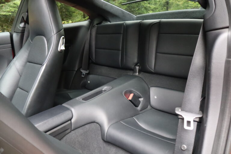 sv automobile 991 rouge img 3054 08