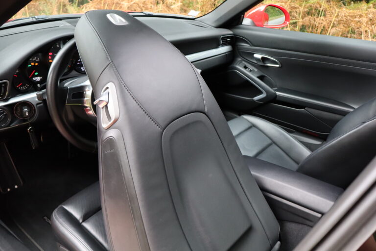 sv automobile 991 rouge img 3056 09