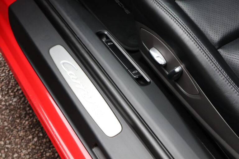 sv automobile 991 rouge img 3057 10