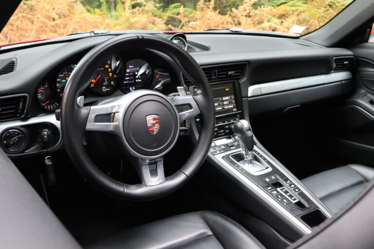 sv automobile 991 rouge img 3061 12