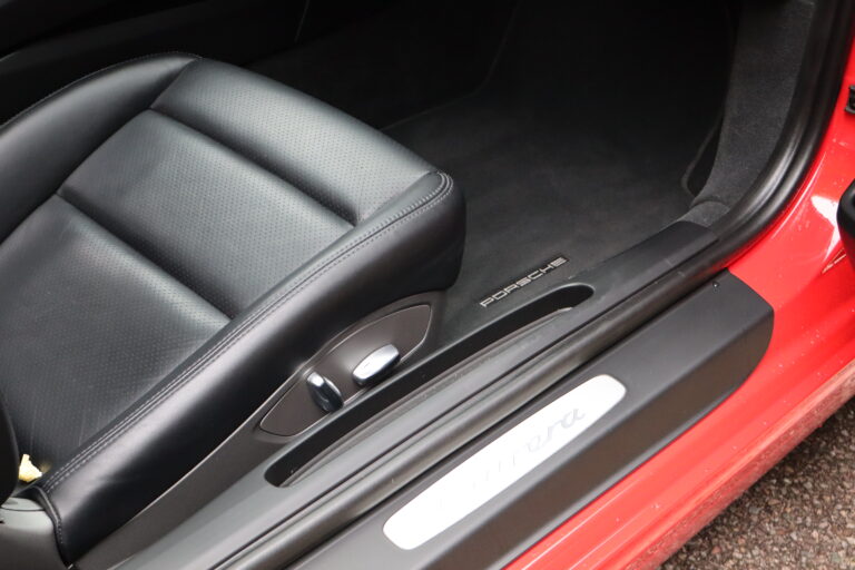 sv automobile 991 rouge img 3065 14