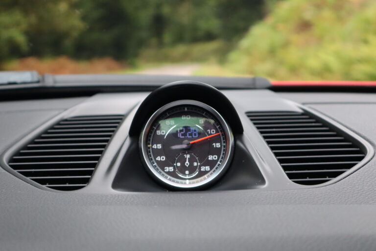 sv automobile 991 rouge img 3073 18