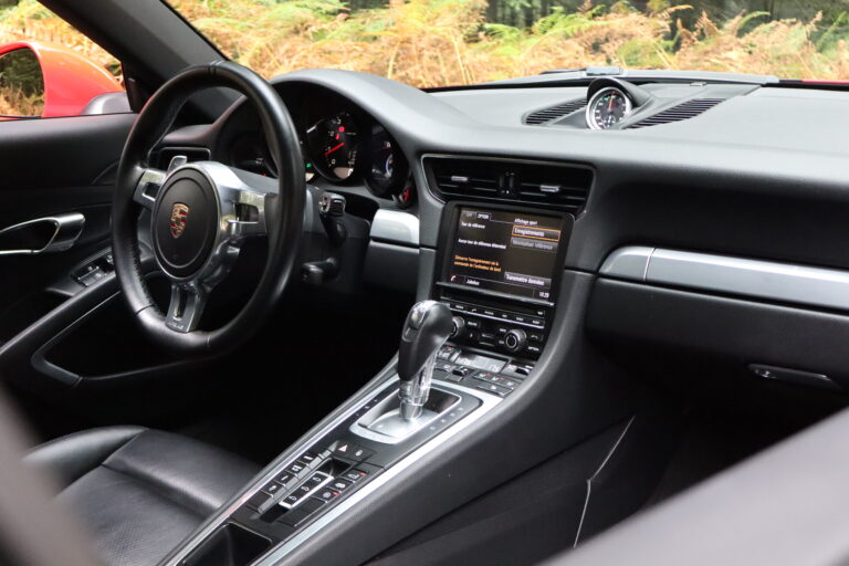 sv automobile 991 rouge img 3095 19