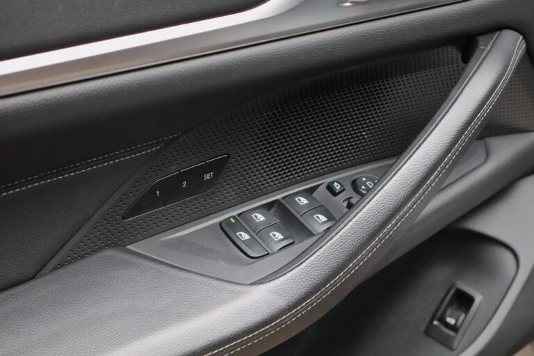 sv automobile 420d laser noir img 4132 04