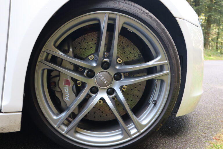 sv automobile r8 blanche img 3284 06