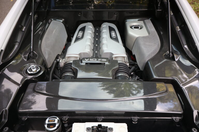 sv automobile r8 blanche img 3313 14