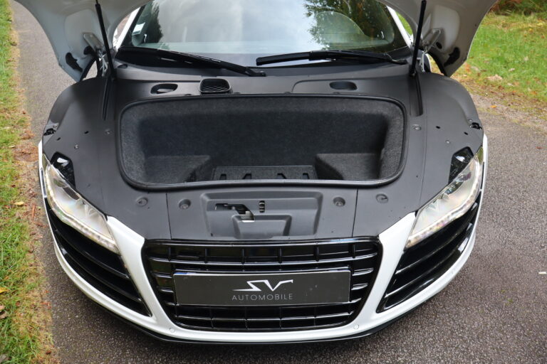 sv automobile r8 blanche img 3316 15