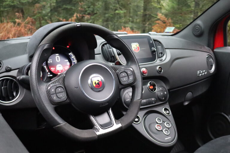 sv automobile 595 rouge ferrari img 4443 08