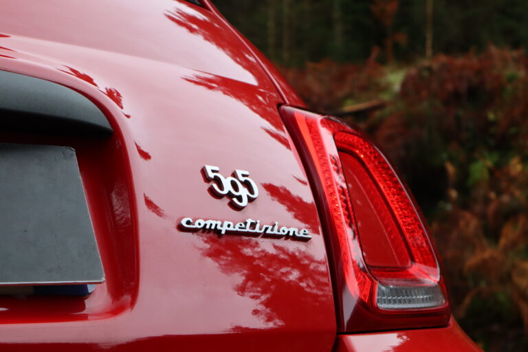 sv automobile 595 rouge ferrari img 4466 14