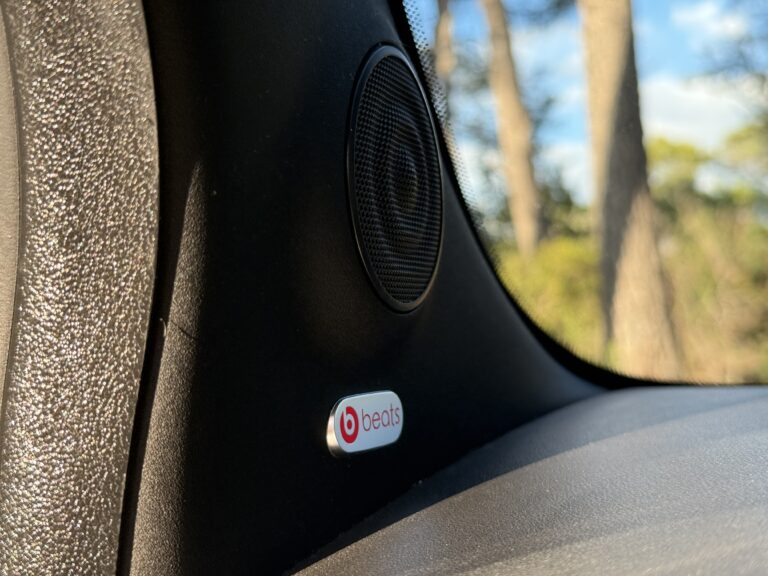 sv automobile blanche or img 5993 05