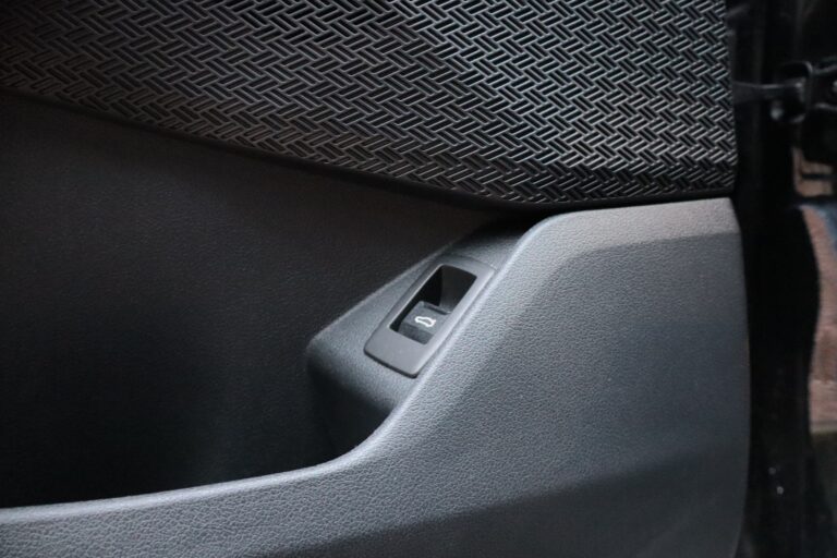 sv automobile x2 coupe noir img 4698 12