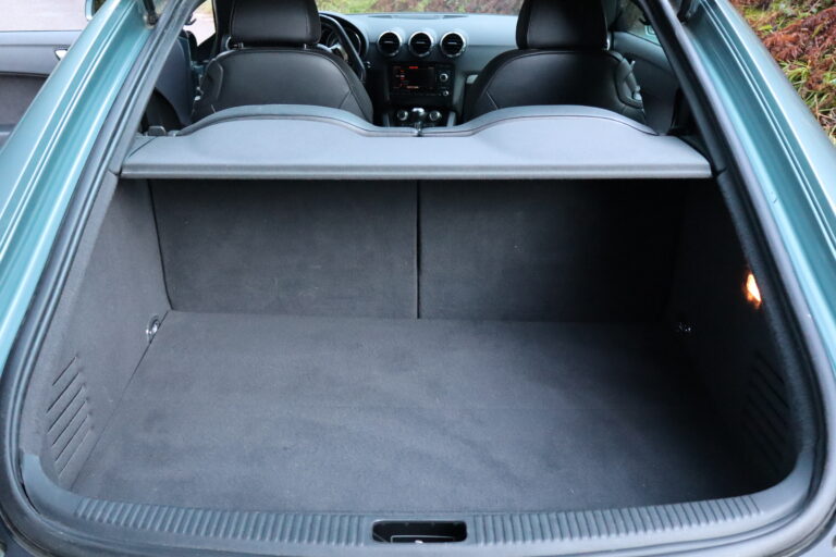 sv automobile ttrs bleu img 5013 14