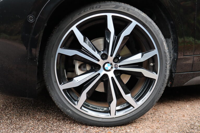 sv automobile x2 noir jaune img 4902 01