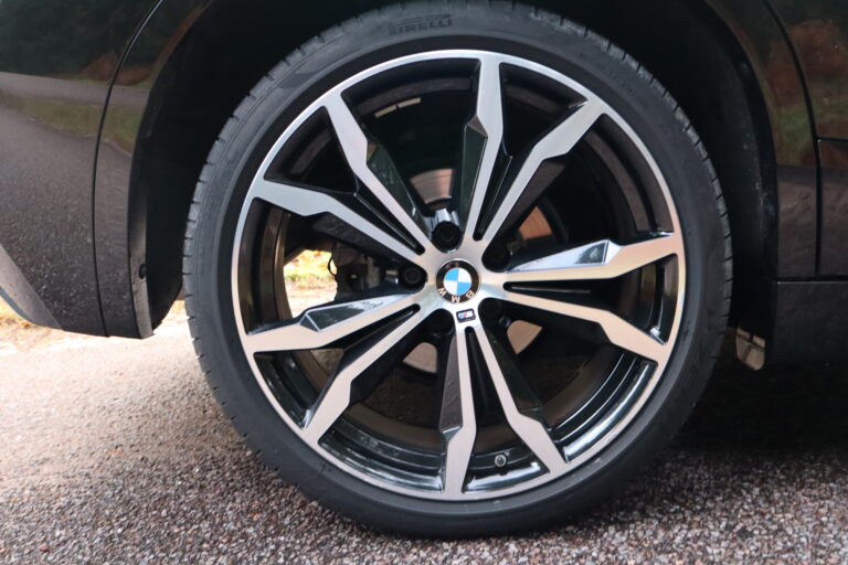 sv automobile x2 noir jaune img 4904 02