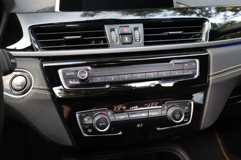 sv automobile x2 noir jaune img 4932 10