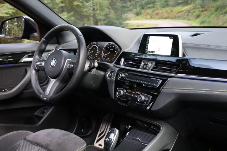 sv automobile x2 noir jaune img 4945 12