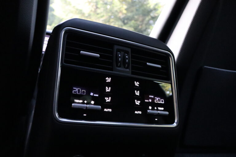 sv automobile cayenne coupe facq img 5921 05