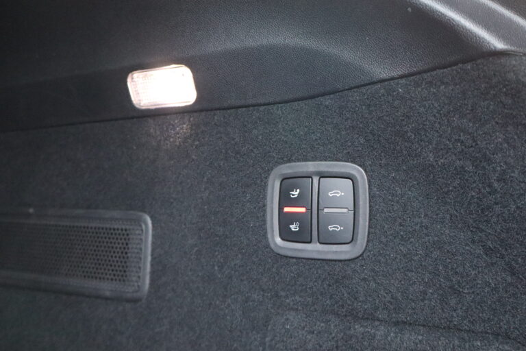 sv automobile cayenne coupe facq img 5940 14