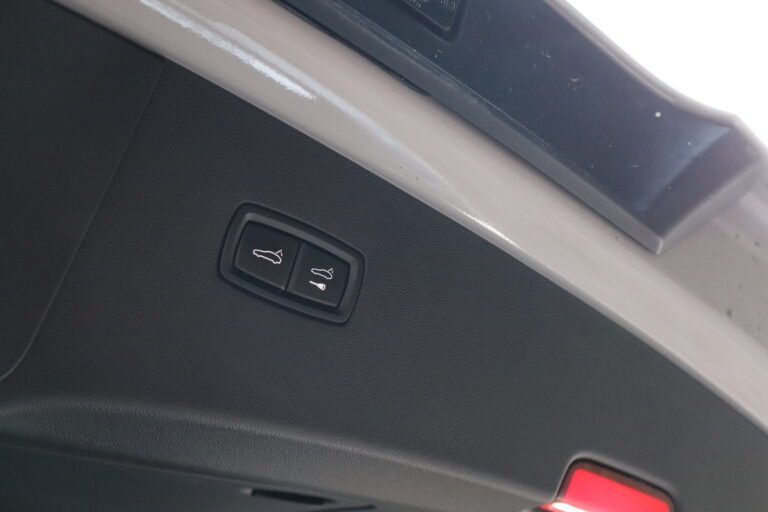 sv automobile cayenne coupe facq img 5941 15