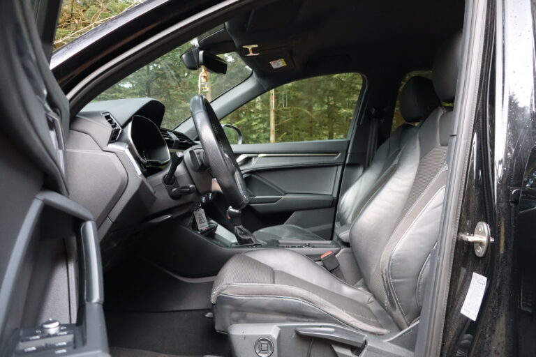 sv automobile q3 taxi noir img 5354 18