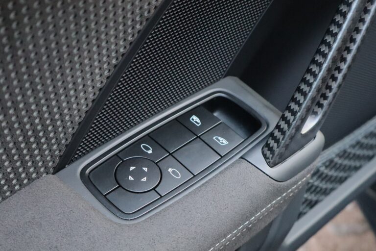 sv automobile 992 3rs grise img 6590 15