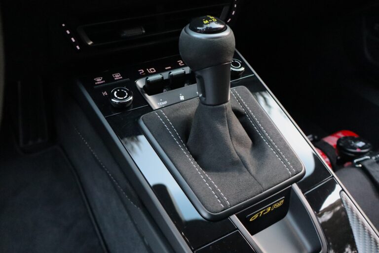 sv automobile 992 3rs grise img 6626 30