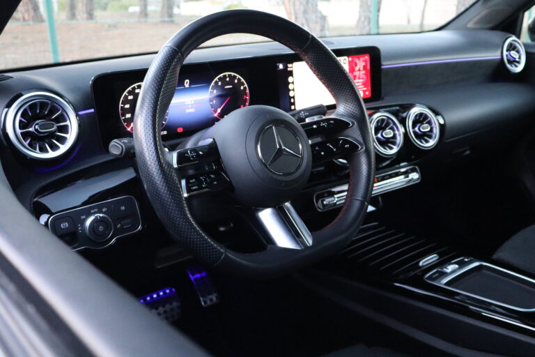 sv automobile classe a 180 noir img 2164 19