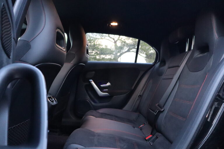 sv automobile classe a 180 noir img 2179 27