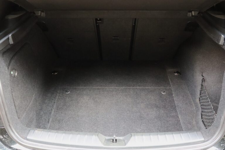 sv automobile 140i jack img 6961 08