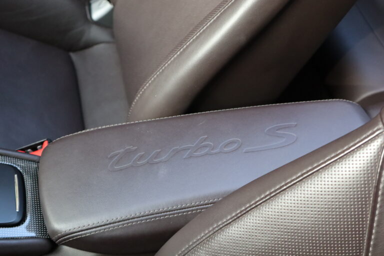 sv automobile 991 turbo s marron img 7168 21