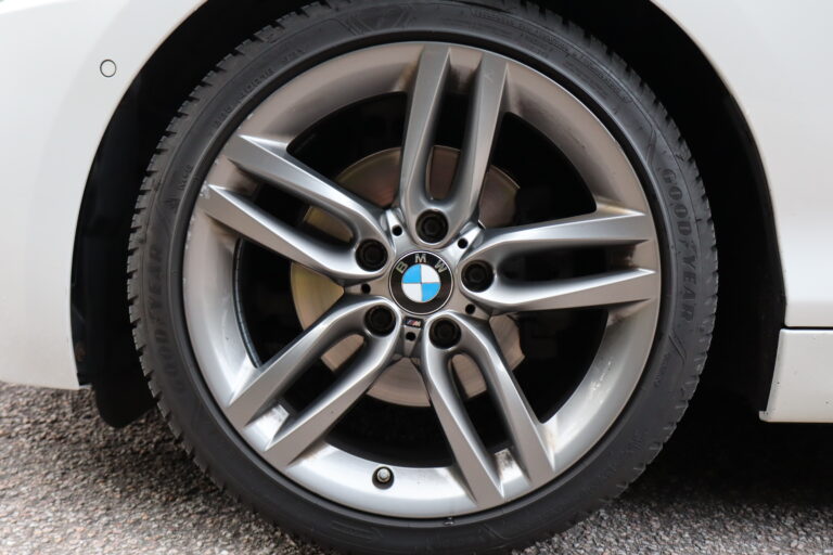 sv automobile 220d cab img 7880 06