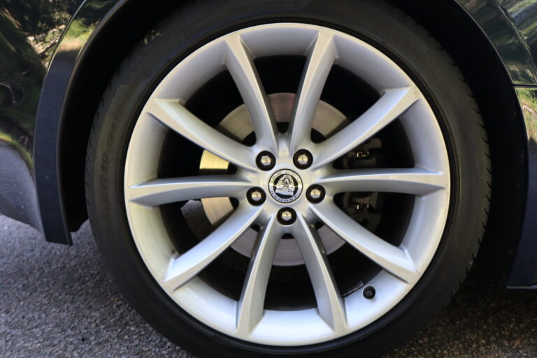 sv automobile f type bleu img 8027 05