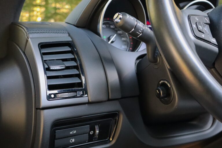 sv automobile f type bleu img 8102 17