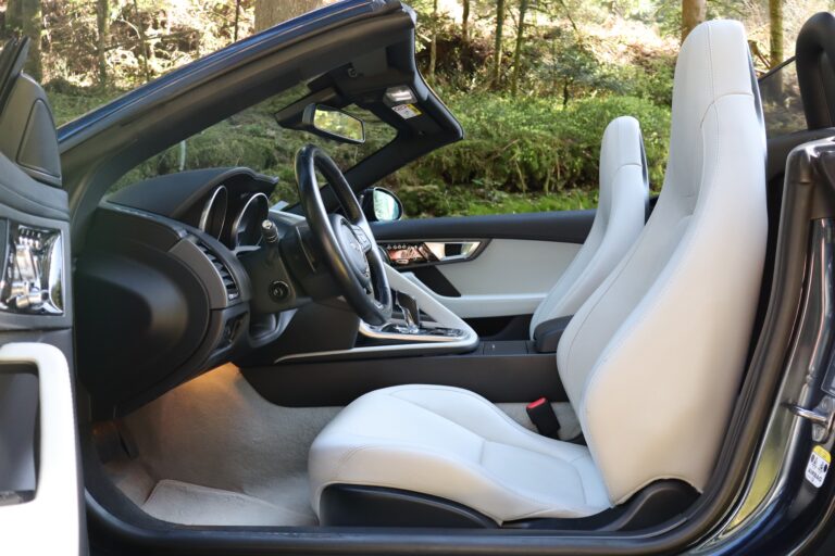 sv automobile f type bleu img 8104 18