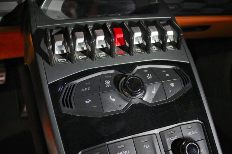 sv automobile huracan dream orange image00024 07