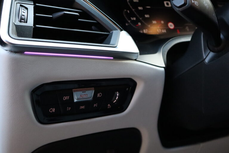 sv automobile m3 noir blanc img 8206 25