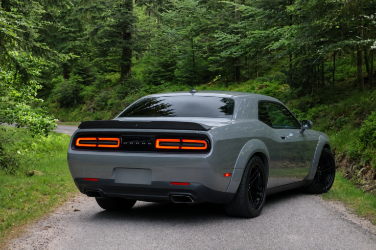 sv automobile challenger grise 0ce2daaa 702e 4cdd 9630 ff6814c96e30 31