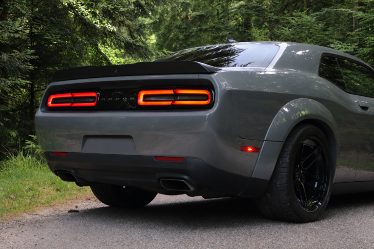 sv automobile challenger grise 5f57e7fe 1a43 49ea 9c20 bb25d0682fb3 32
