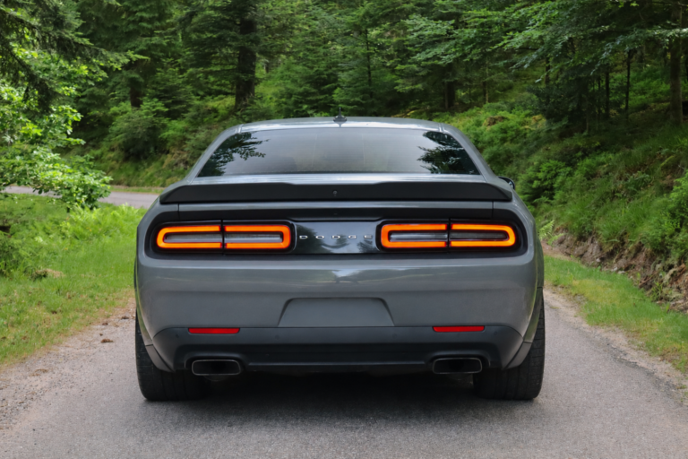 sv automobile challenger grise cfd55155 9f62 4cea 911b 39627a149cf2 33