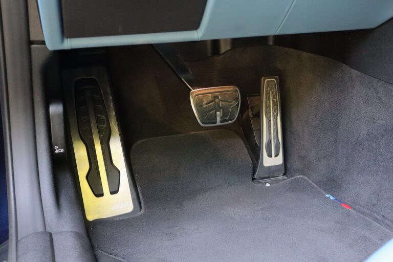 sv automobile m4 bleu siege img 0734 08