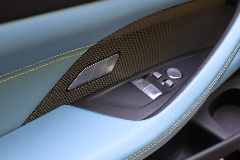 sv automobile m4 bleu siege img 0766 23
